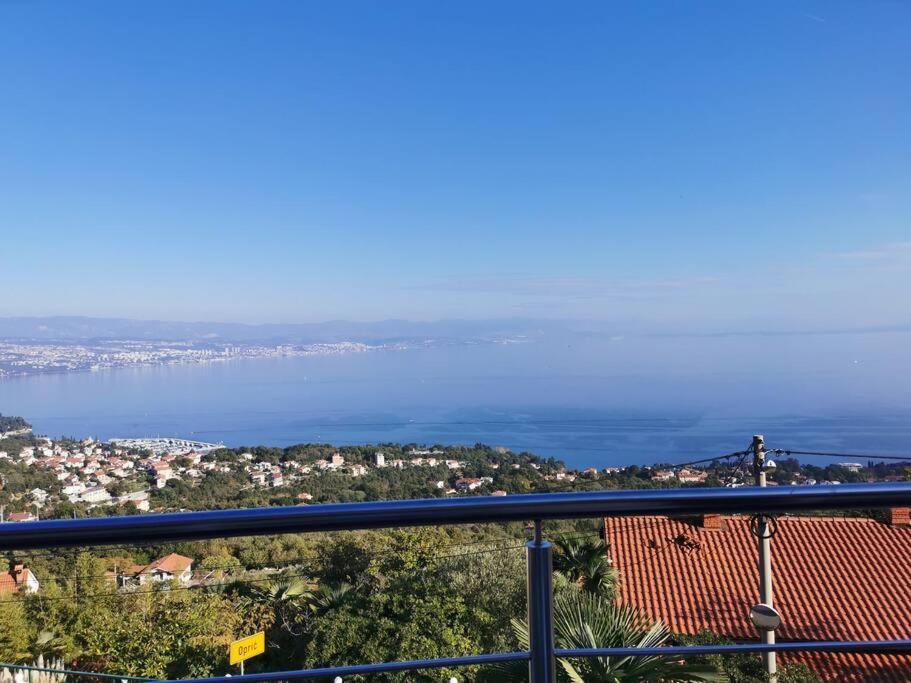 Ferienwohnung Mit 180° Meerblick Dobreć 外观 照片